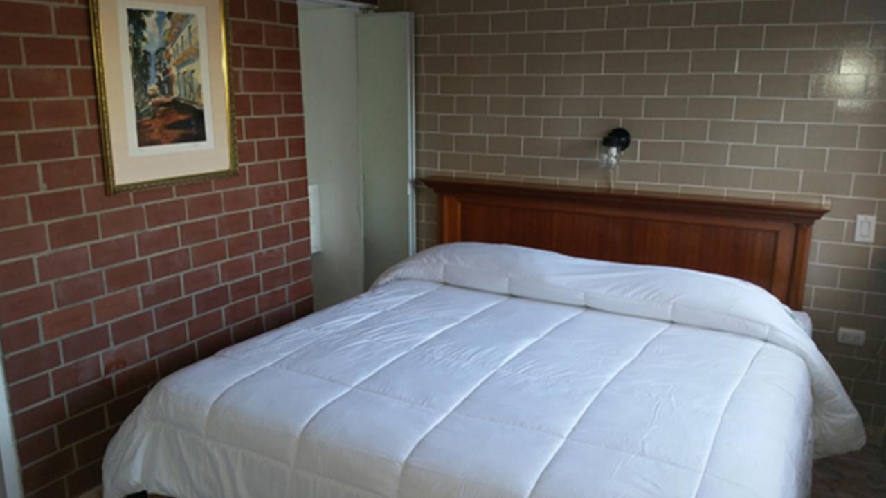 Hotel Rex Чітре Екстер'єр фото