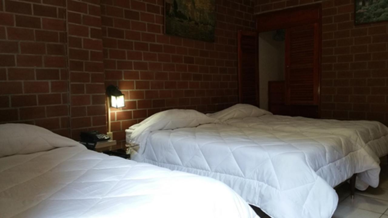 Hotel Rex Чітре Екстер'єр фото